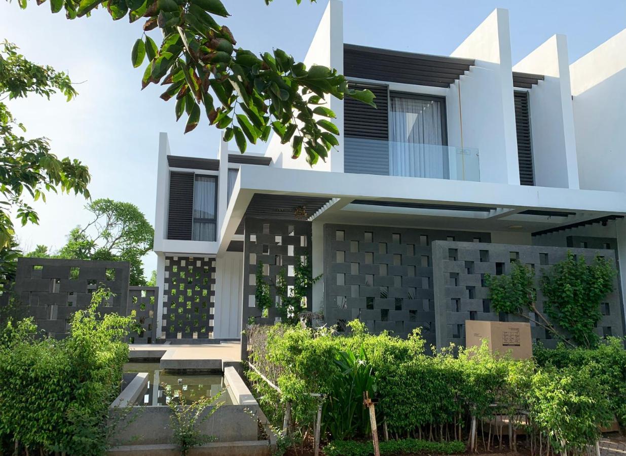 Okinawa Villas And Beach Club - Oceanami Resort Long Hai Dış mekan fotoğraf