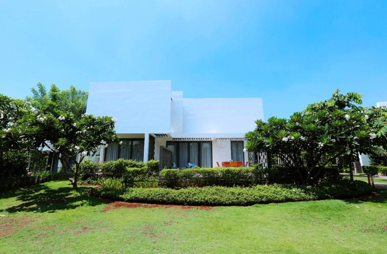 Okinawa Villas And Beach Club - Oceanami Resort Long Hai Dış mekan fotoğraf